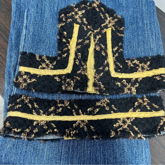Fun jeans from Too She She. Notice the cute  hem. Size 6 - Picture 11 of 11
